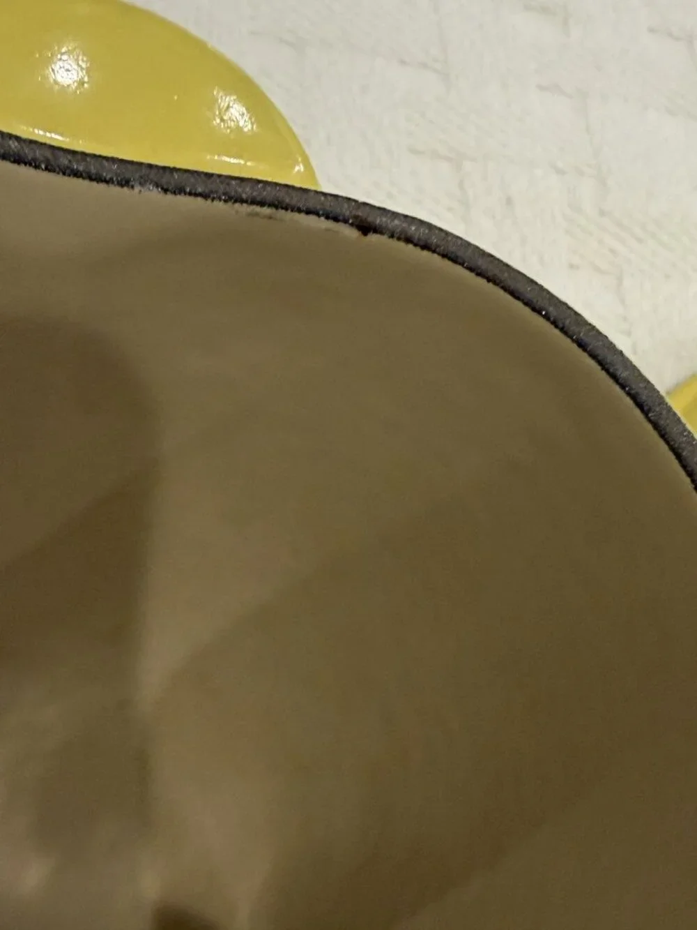 Le Creuset Yellow Bell Pepper Cocotte – Enameled Cast Iron Covered Casserole